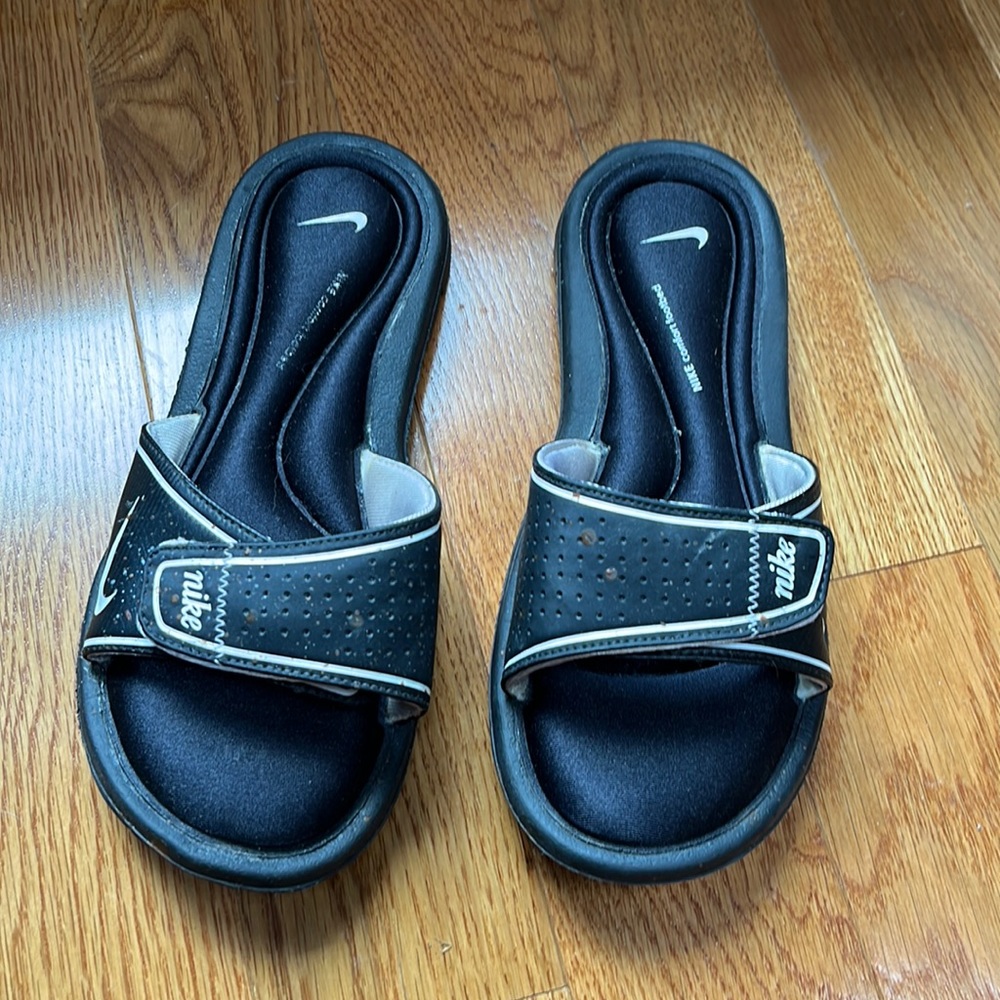 Nike Slides size 6